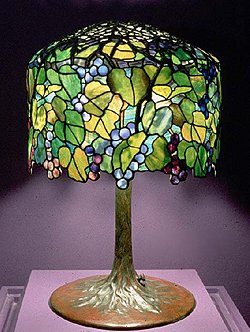 Tiffany Grape Design Table Lamp